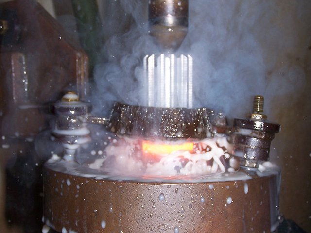 07中频感应淬火机